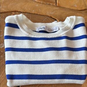 Like new! Zara Women’s Blue and White Striped Sweater. Size small!